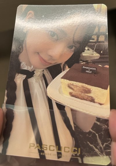 KARINA代言卡