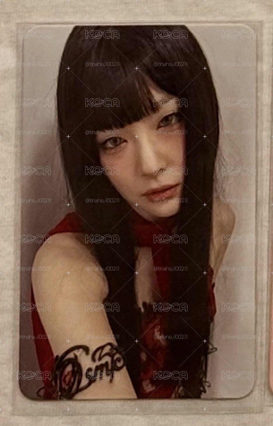紅衣美麗琪