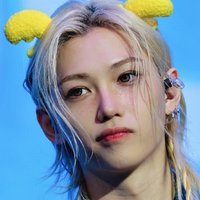 翎感馥活