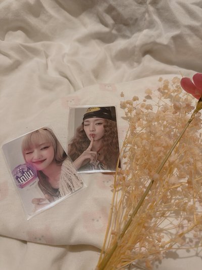 Idle 小顆粒手燈卡+捲髮嘟嘴