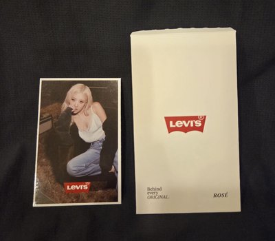 ROSÉ LEVI'S小卡