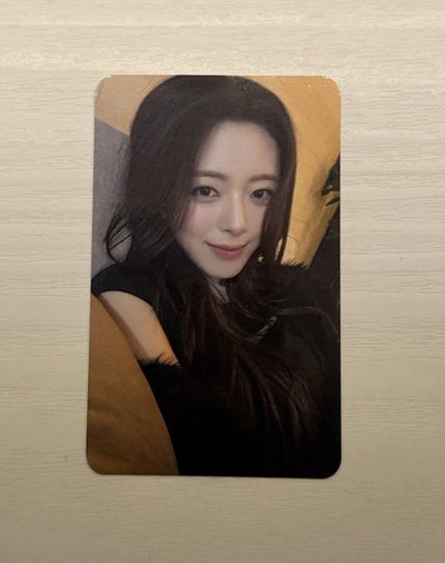Yuna solo 打歌卡 有點卡背瑕