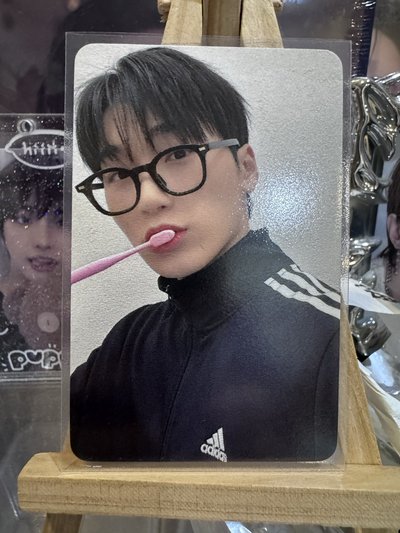 傘尼刷牙