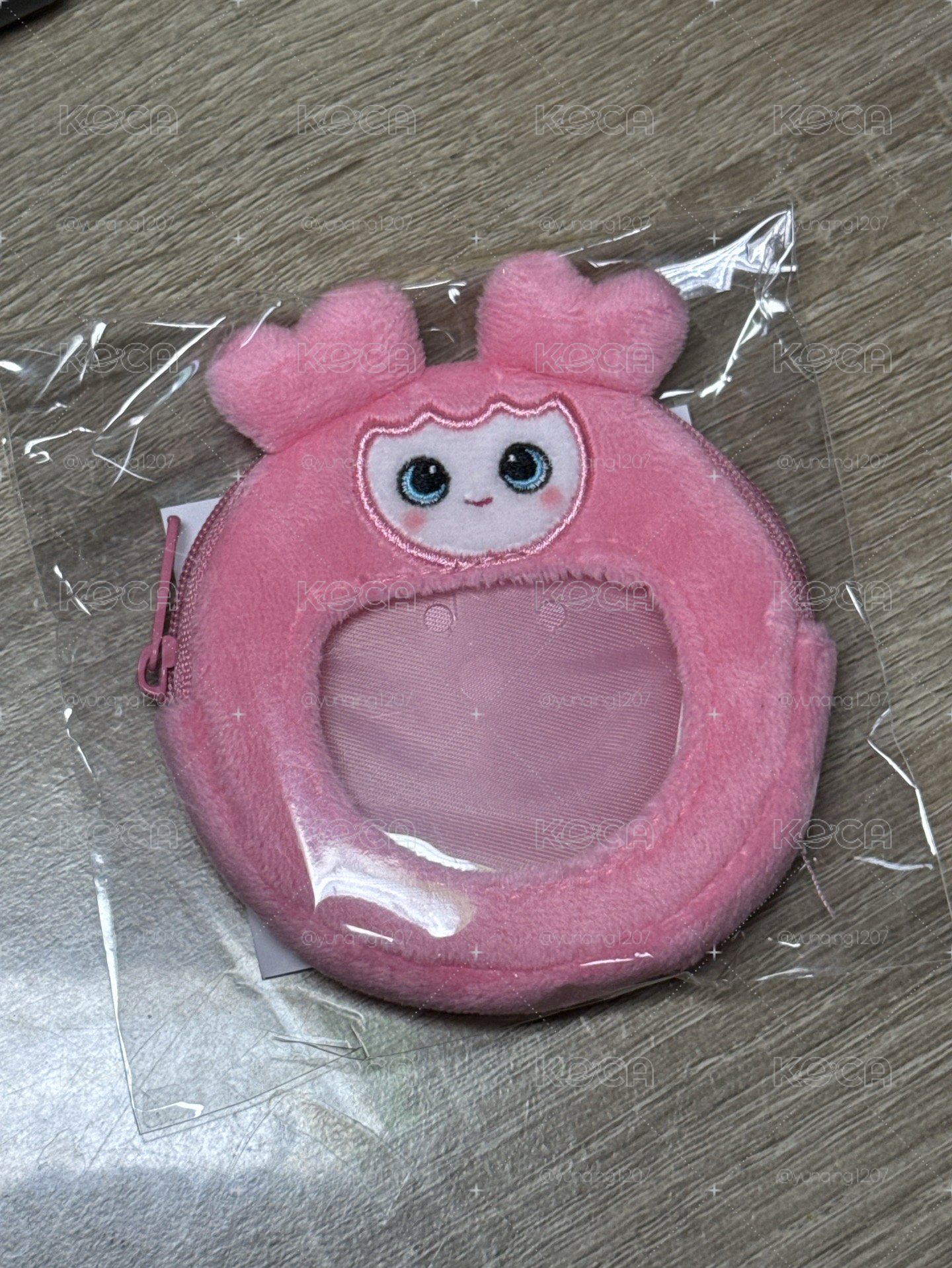 MOMO徽章包