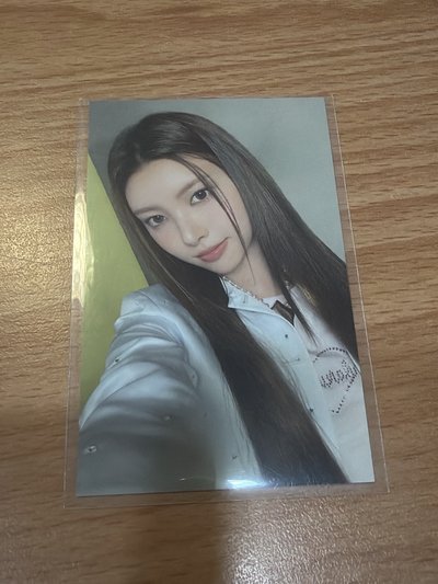 yunah首爾白衣卡