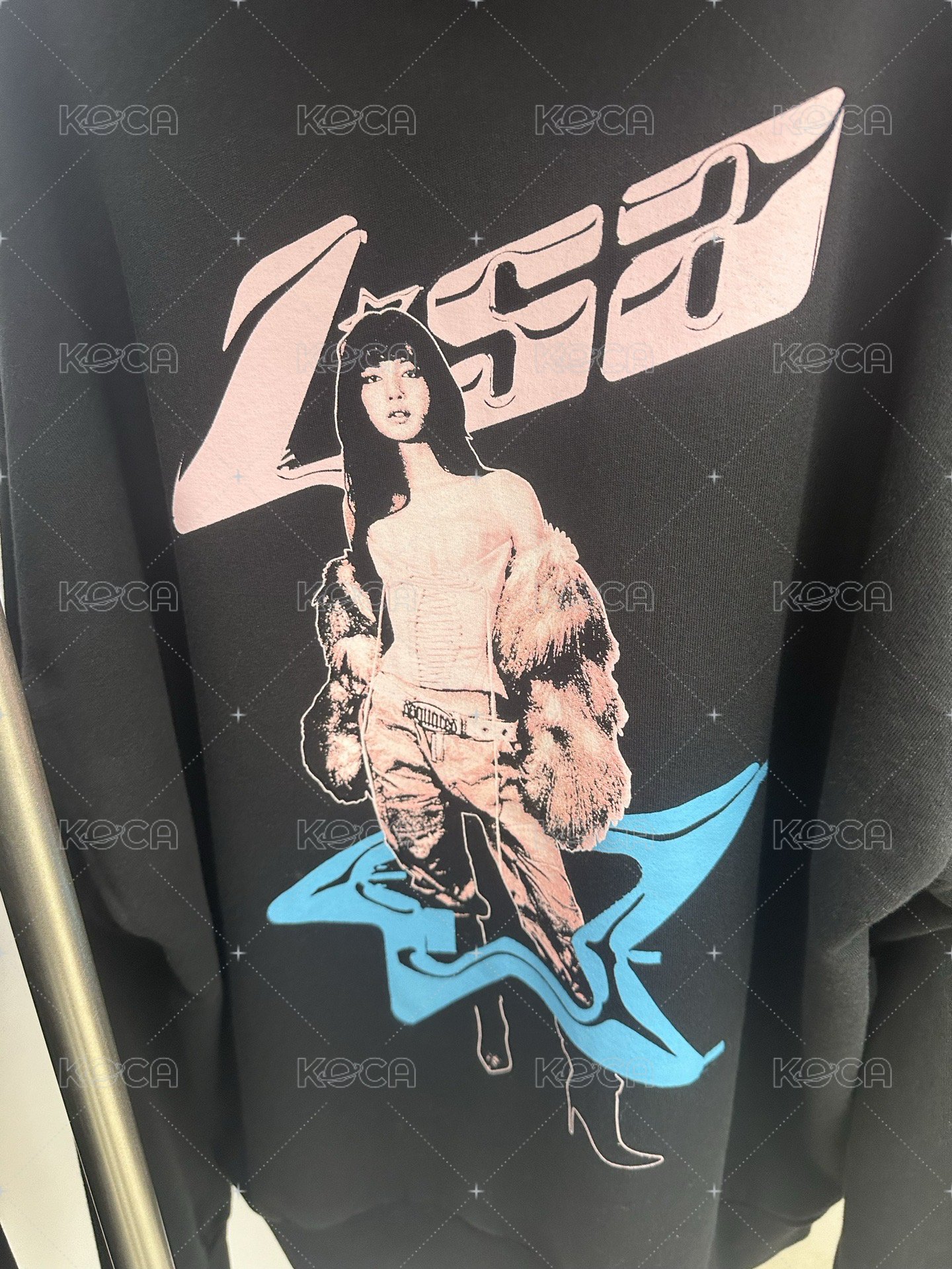 KIKI粉Lisa帽T(S/M/L/XL)