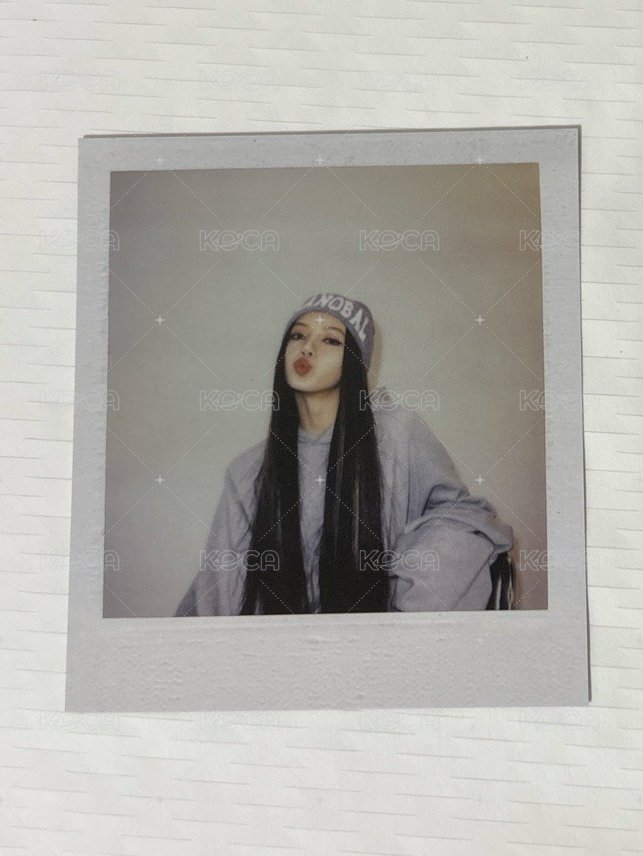 LALISA 毛帽拍立得莎