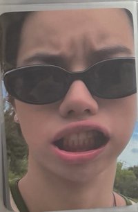 吳律大臉
