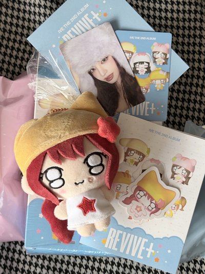 （現貨合售 可當日寄出）IVE Liz 娃專 娃娃 專輯