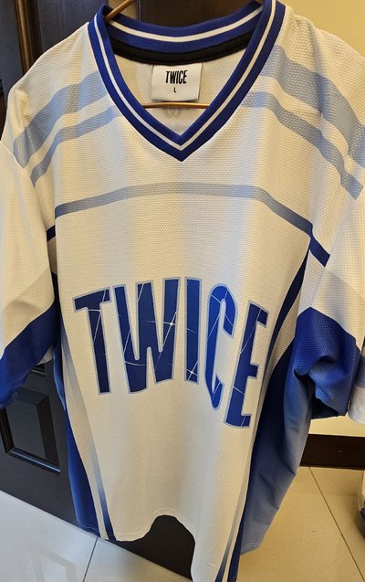 TWICE 快閃店球衣 L號