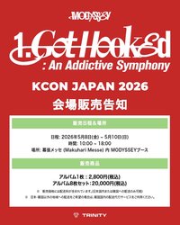 1ST SINGLE ALBUM <𝟏.𝐆𝐨𝐭 𝐇𝐨𝐨𝐤𝐞𝐝: 𝐀𝐧 𝐀𝐝𝐝𝐢𝐜𝐭𝐢𝐯𝐞 𝐒𝐲𝐦𝐩𝐡𝐨𝐧𝐲> KCON 現場限定特典
