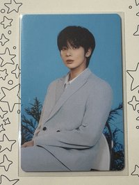 坐著