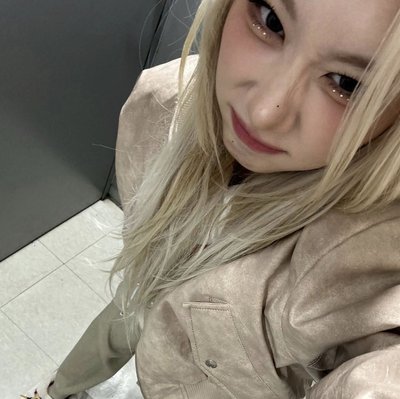 ⚠️不當綁⚠️ITZY CHAERYEONG 彩領 🔥金髮領🔥