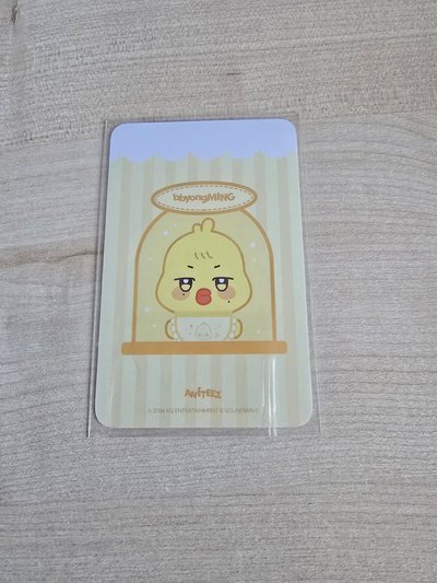 圍兜兜卡 旼