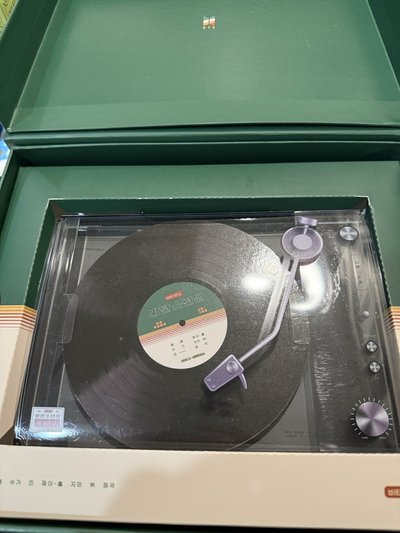 BTS 2021 Season’s Greetings 年曆