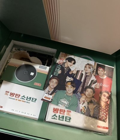 BTS 2021 Season’s Greetings 年曆