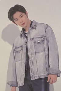Black Mirro Pop-up store 卡包 隨機卡 