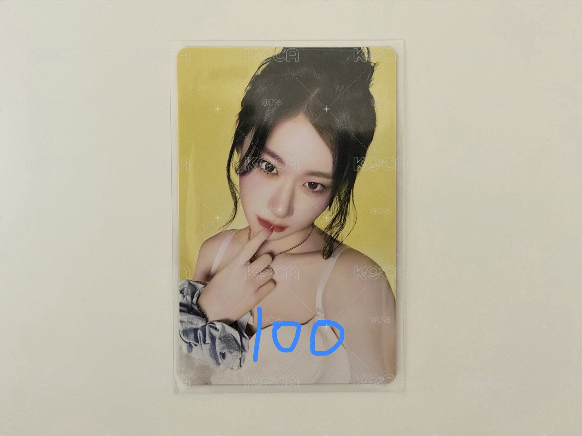 ITZY 彩領