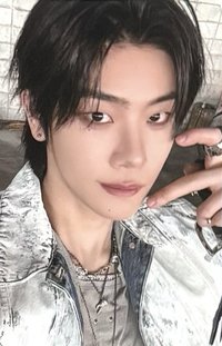 𝗢𝗩𝗘𝗥𝗘𝗫𝗣𝗢𝗦𝗘𝗗 el 簽售卡 線上 1.0