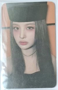 1（右上有折痕）