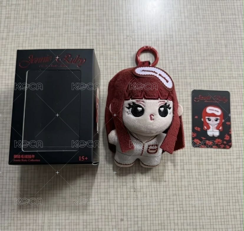 白睡衣娃娃