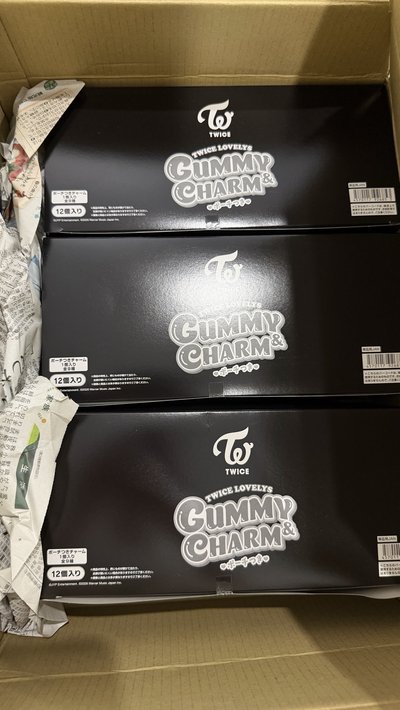 (代購非現) TWICE LOVELYS 軟糖＆軟糖吊飾 食玩 隨機9款 未拆封
