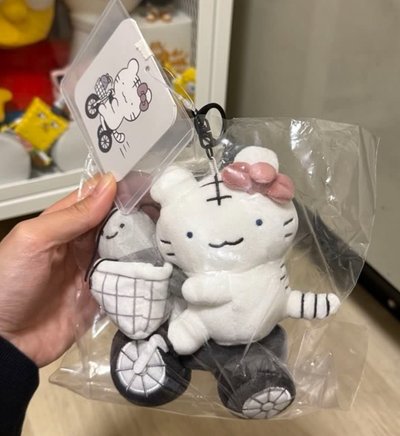 小白虎與黑虎蝦 × 三麗鷗角色 三輪車吊飾