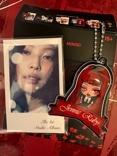 MINISO x JENNIE 名創聯名拍立得掛件盲袋