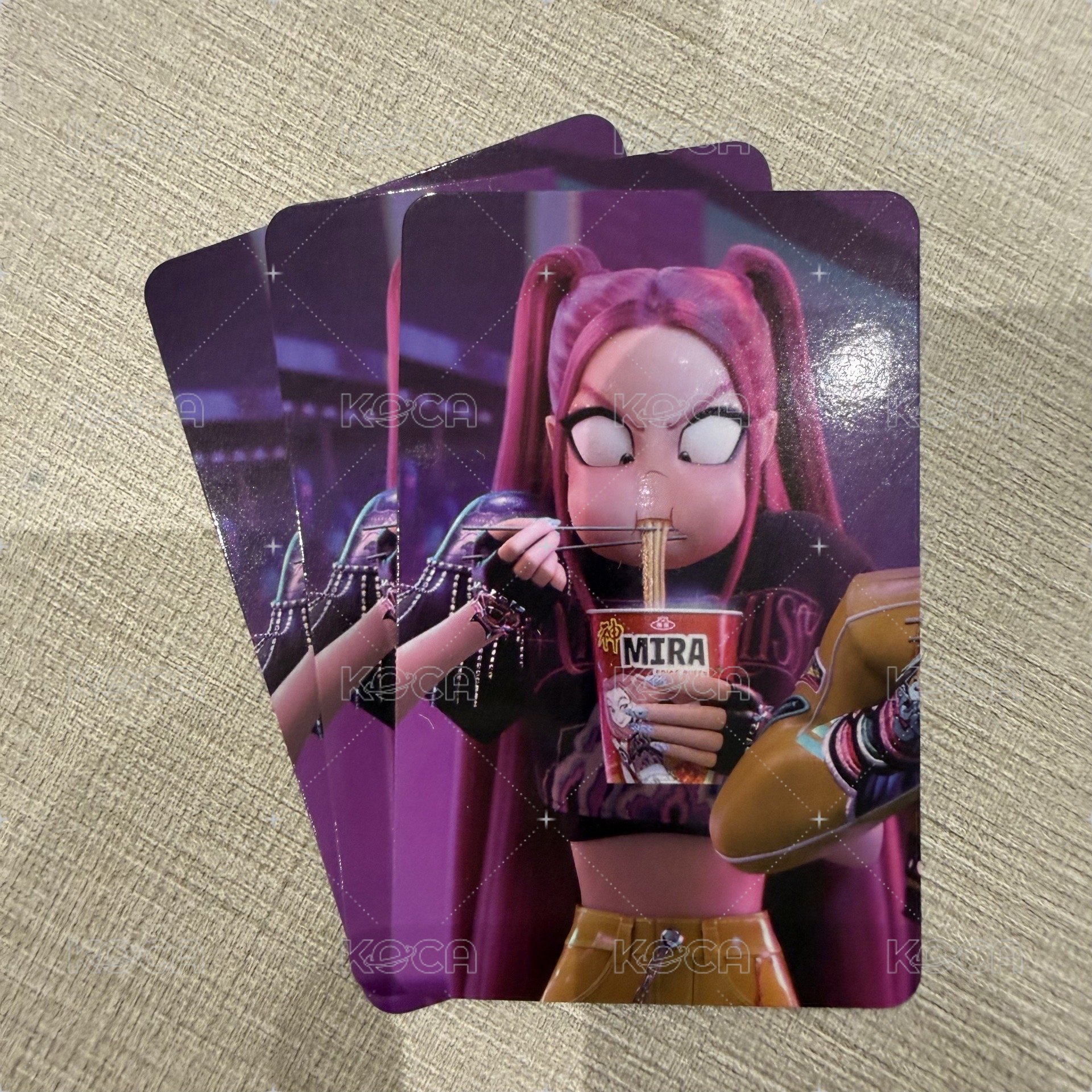Mira吃泡麵
