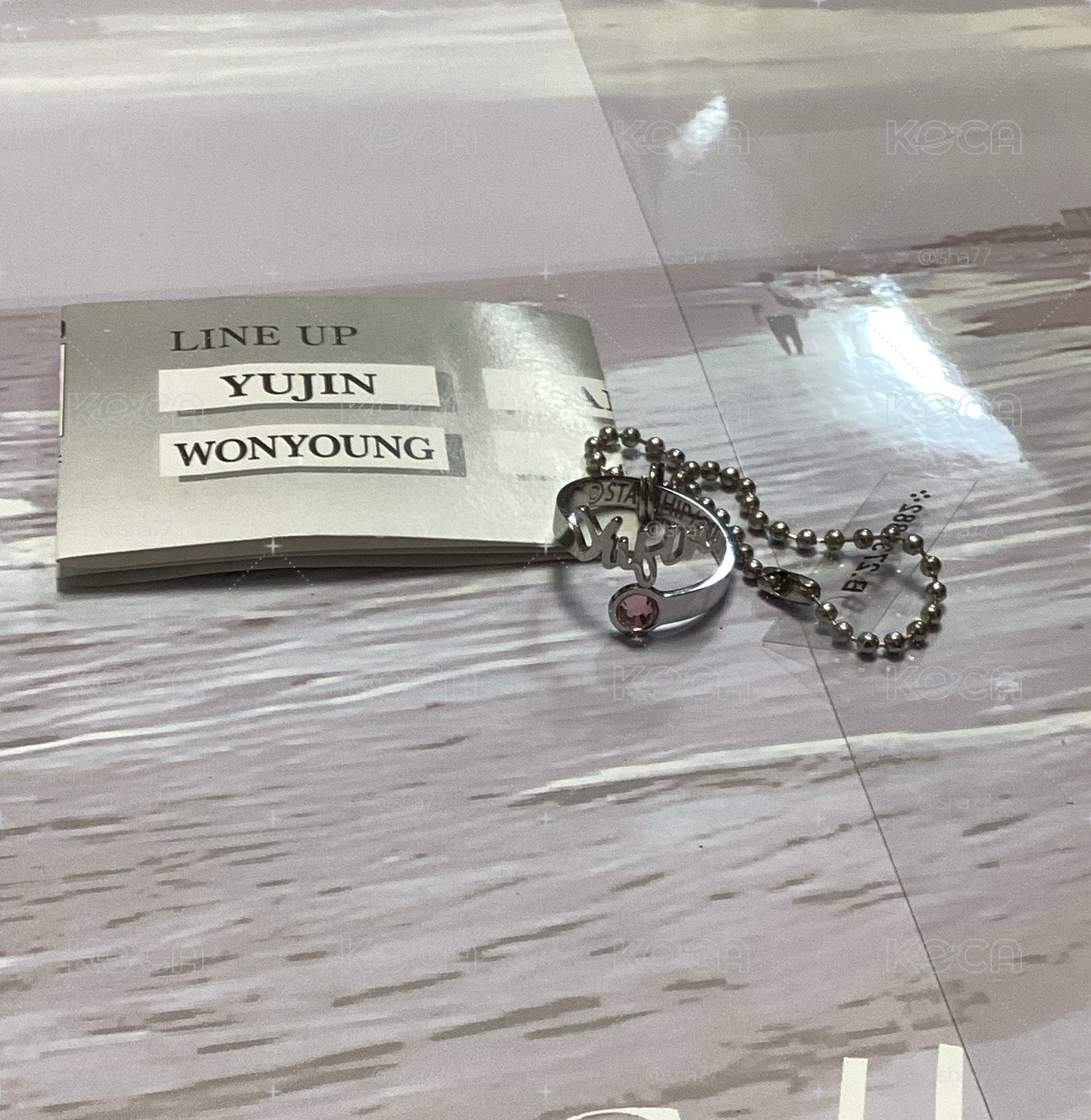 YUJIN 戒指💍會附紙