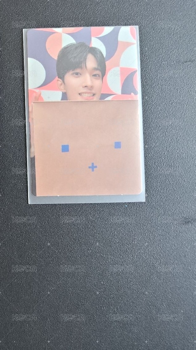 探頭笑笑的碩米
