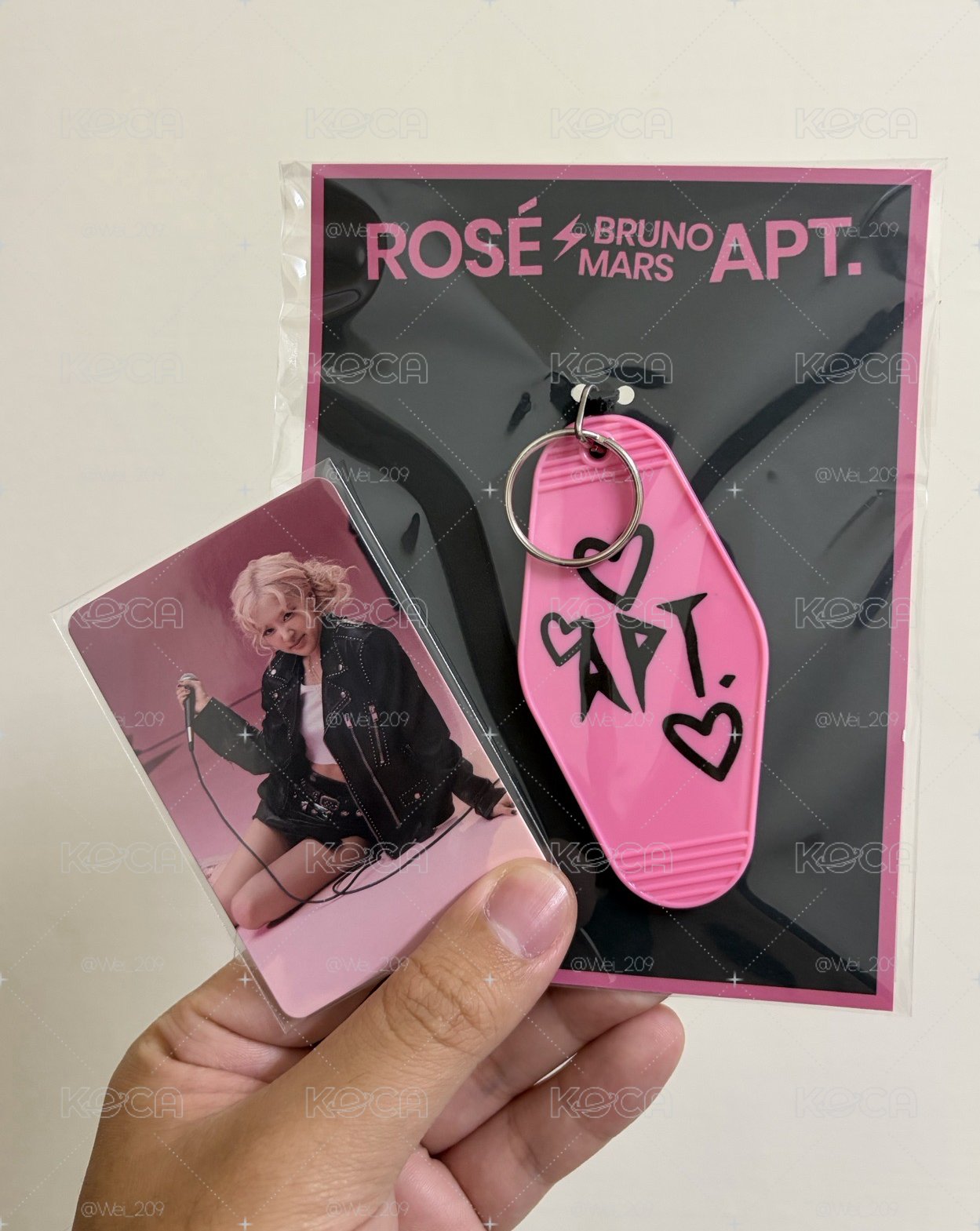 rosie 首爾快閃吊飾含卡（粉）