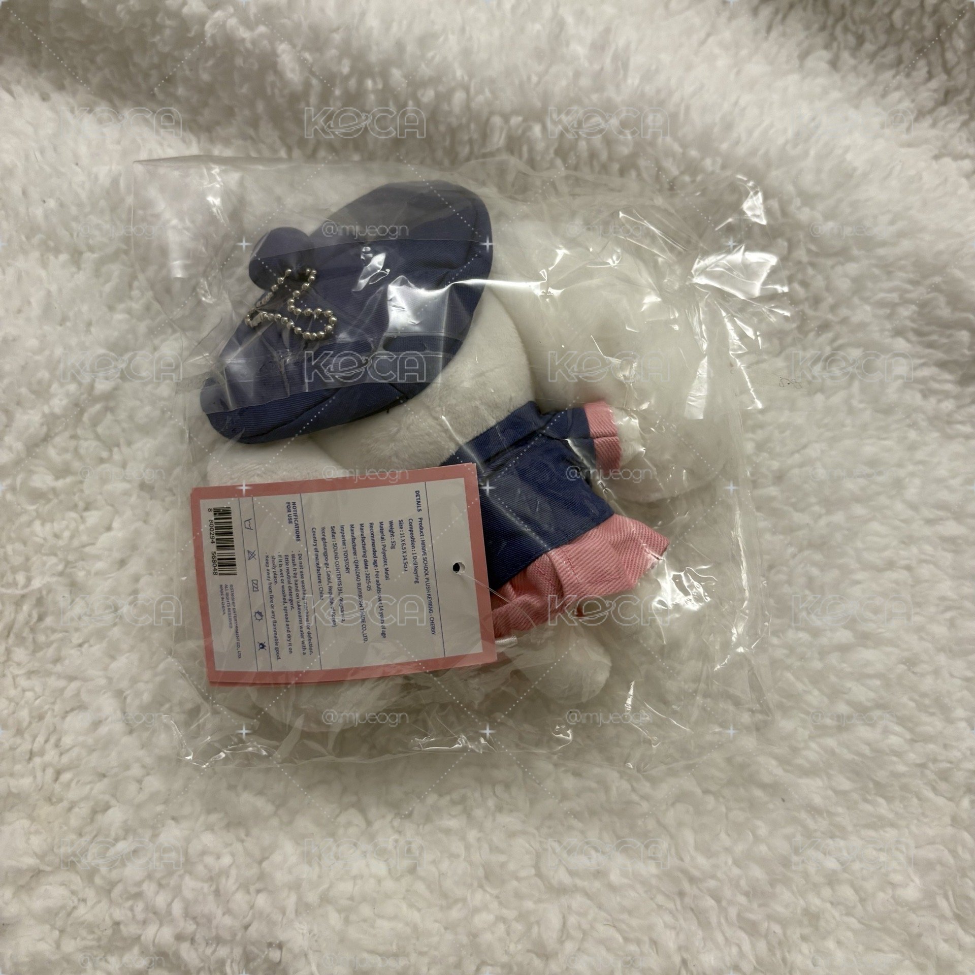 Minive cherry 校服娃