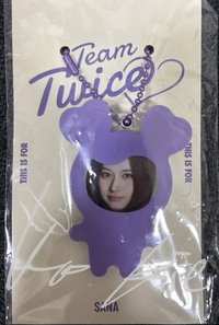 紗的漂亮臉壓克力鑰匙圈 往右滑