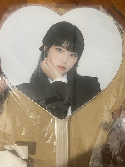 izone yena 解散演唱會週邊扇子