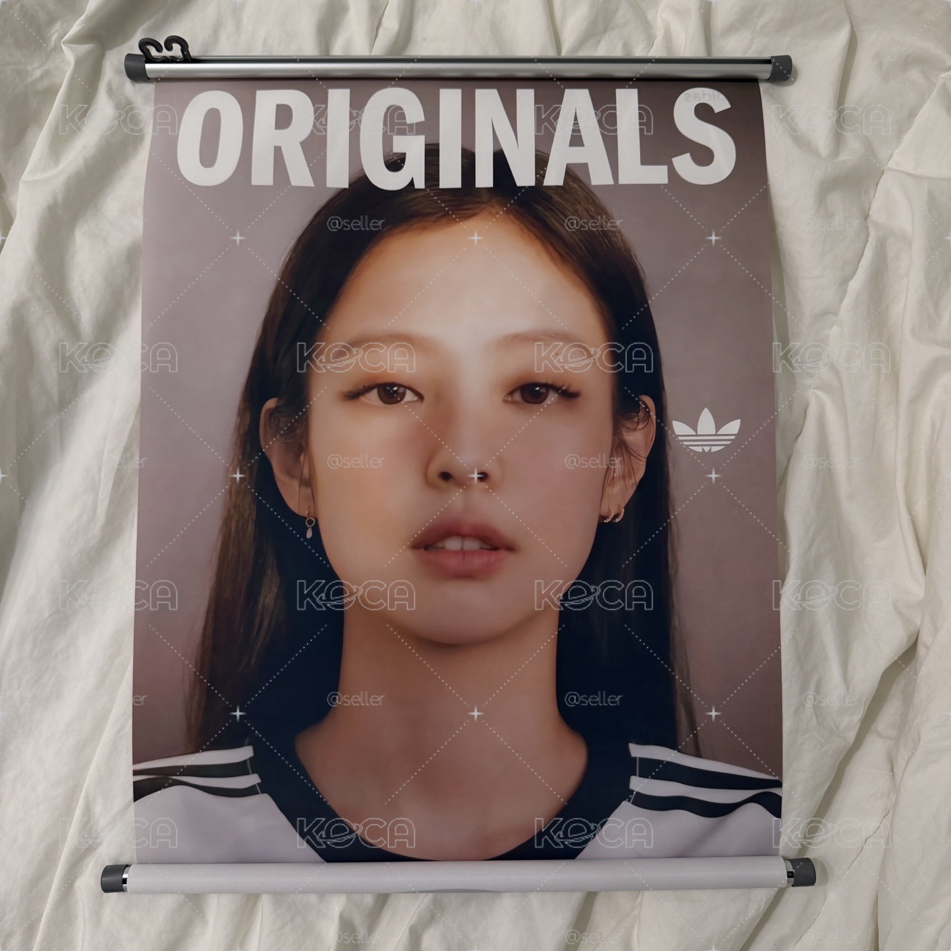 BLACKPINK Jennie Adidas 代言 捲軸 海報 吊掛（塑膠布材質）