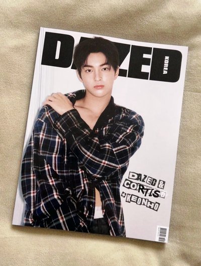 𝘾𝙤𝙧𝙩𝙞𝙨 鎬封面 𝘿𝘼𝙀𝙕𝘿雜誌