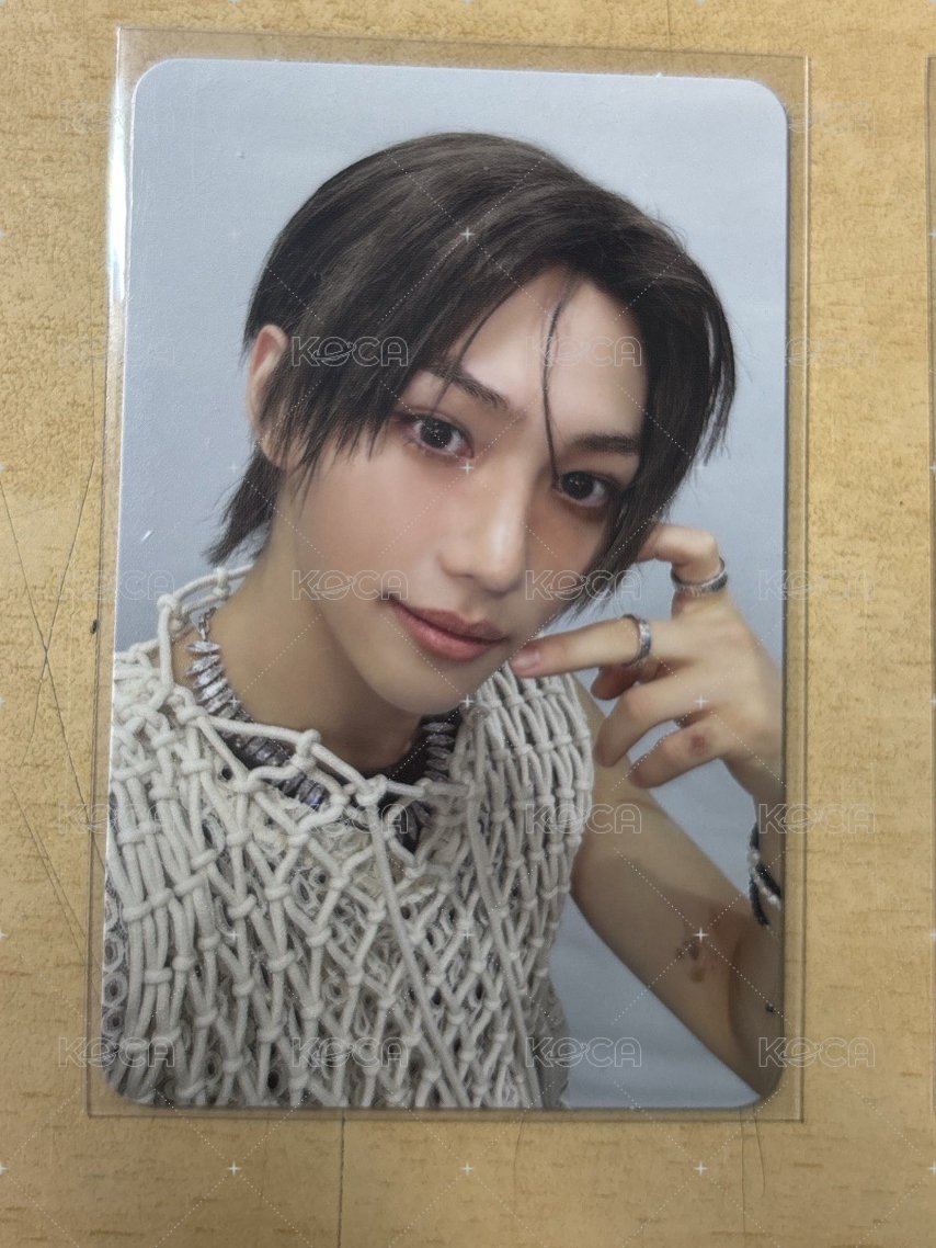 棕髮臉頰愛心小菲