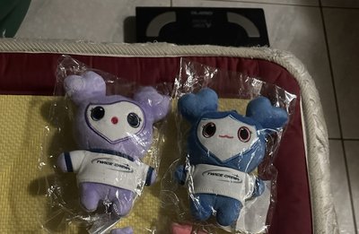 TWICE MISAMO 雜誌 Rolling Stone +bazzar周子瑜香港雜誌 +娃娃*2