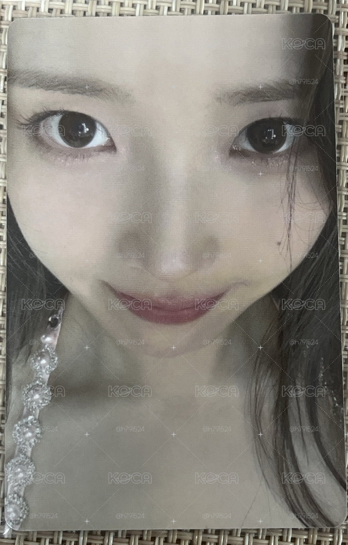 IU 李知恩 卡冊小卡