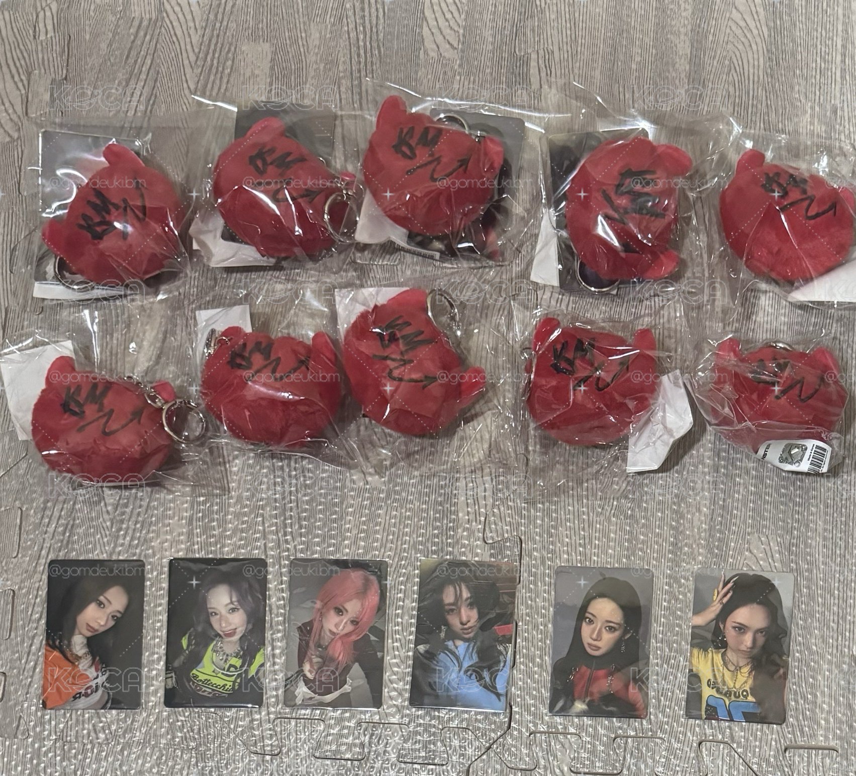現貨 · BM絨毛吊飾球