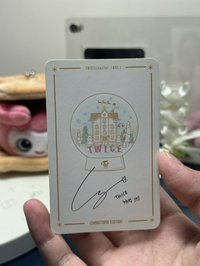 E5（上緣輕微泛黃）