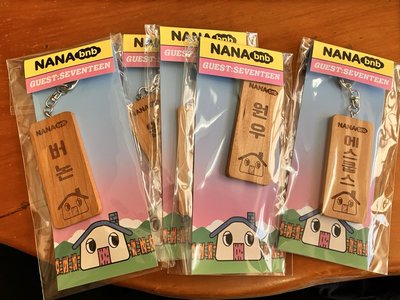SEVENTEEN NANAbnb 木製名牌 VERNON