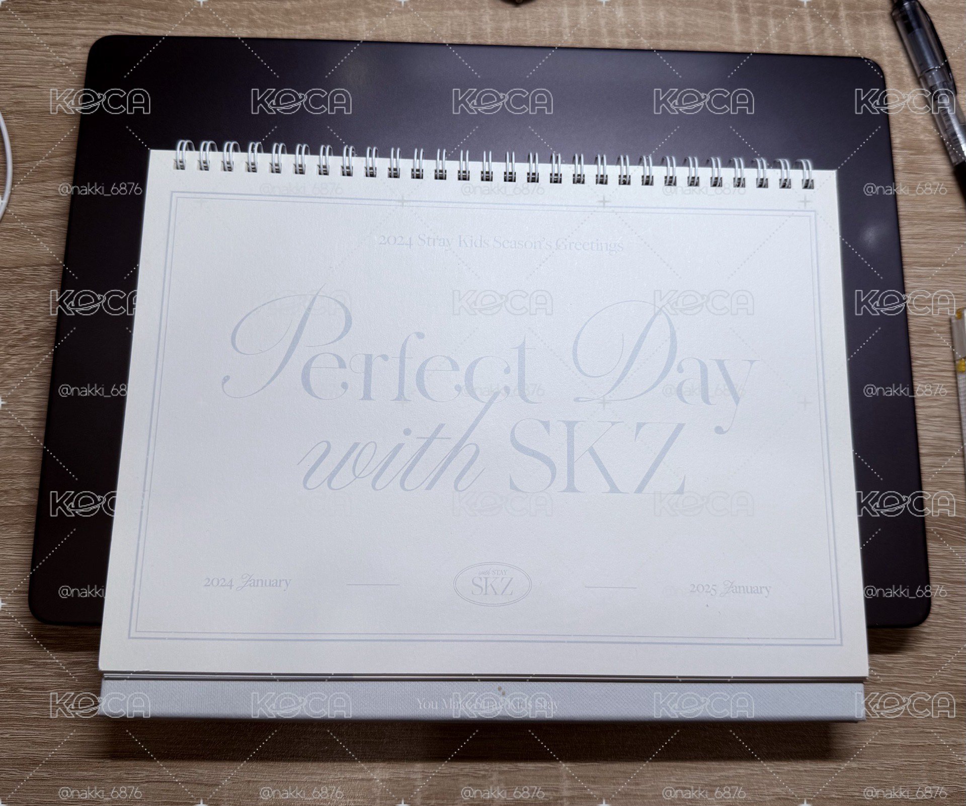 SKZ 2024 Season’s Greetings 桌曆