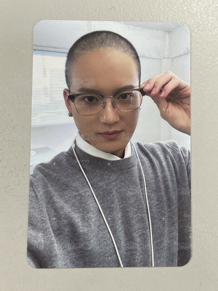 推眼鏡🐧