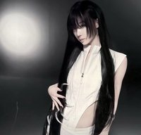 旼