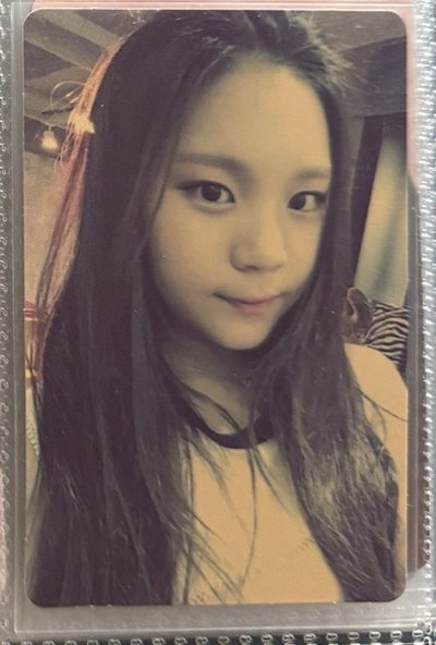 Gfriend 出道專小卡 Umji