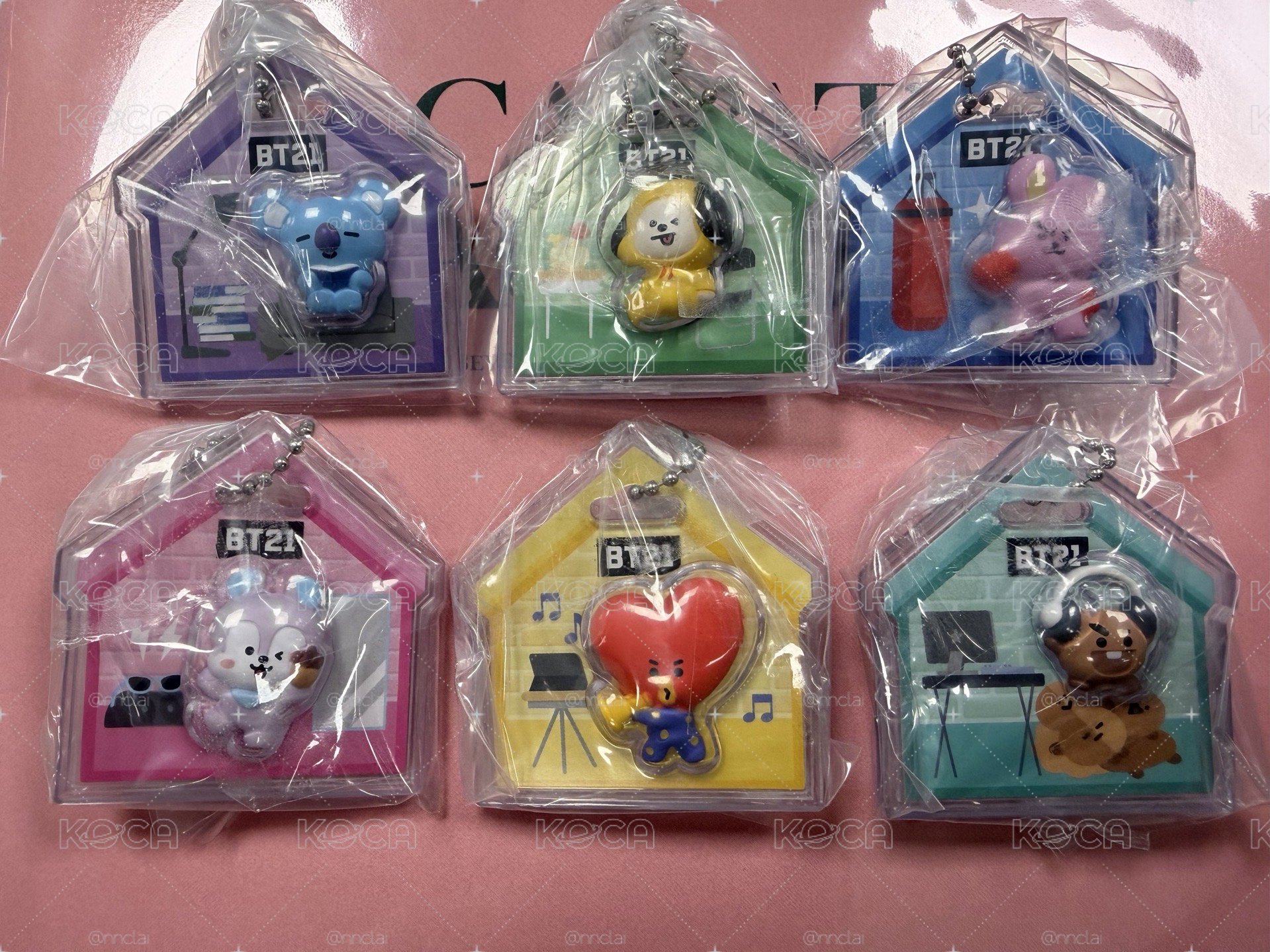 BT21  萬代食玩吊飾