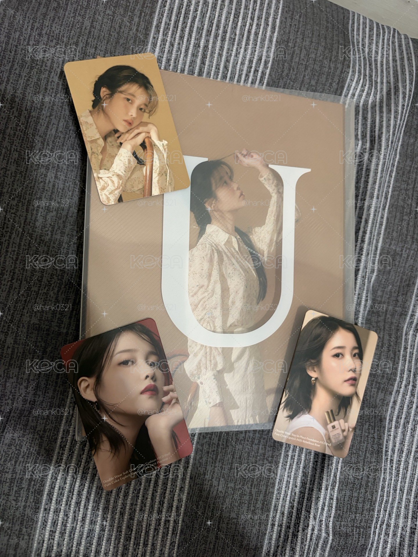 IU April 金卡冊 含小卡 