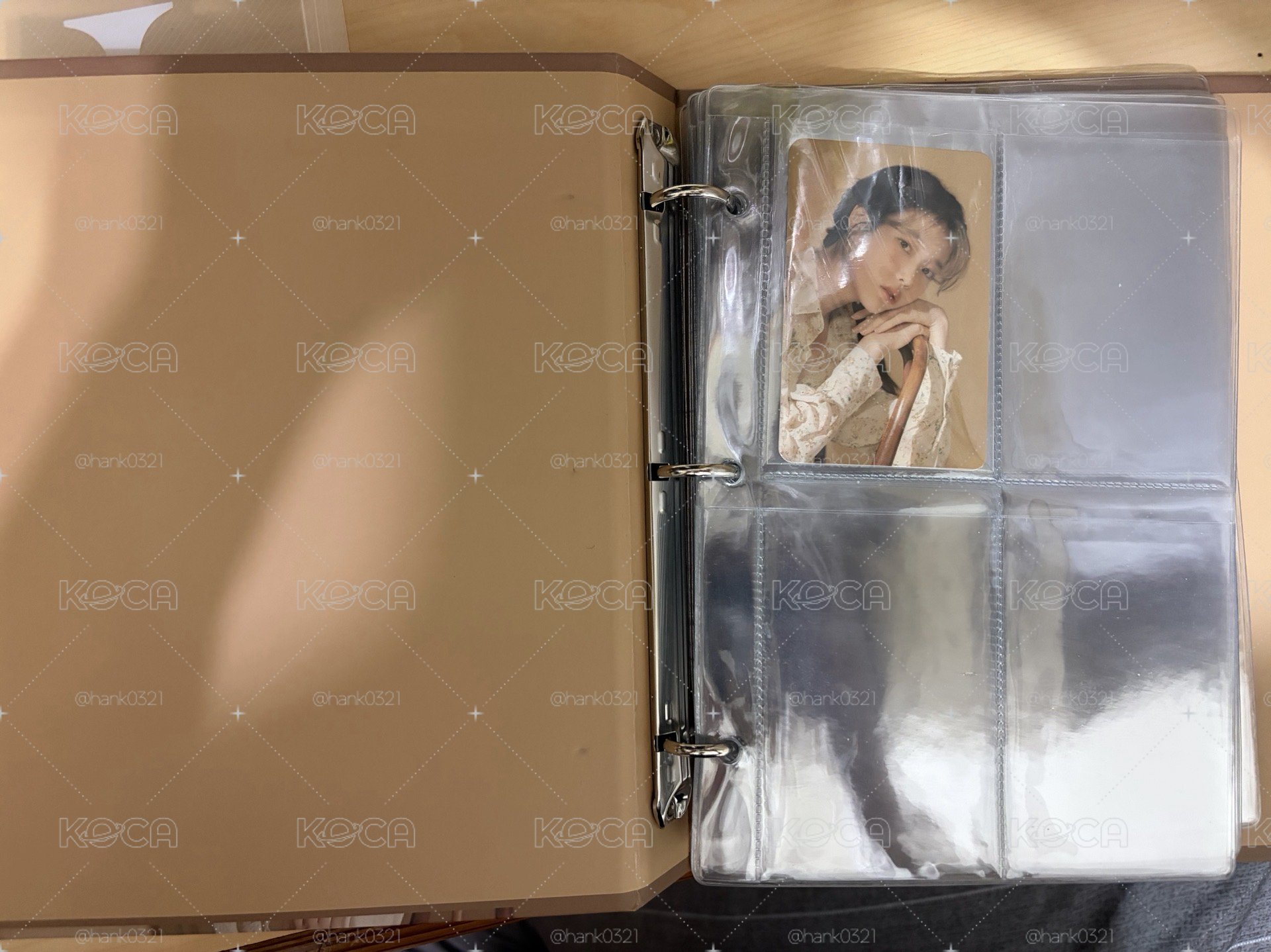 IU April 金卡冊 含小卡 